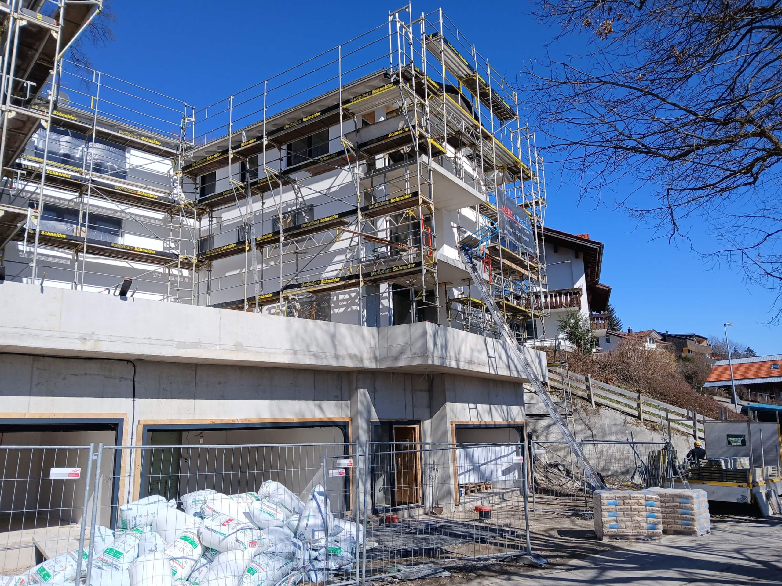 Hauseingang eines Reihenmittelhauses in Kempten.